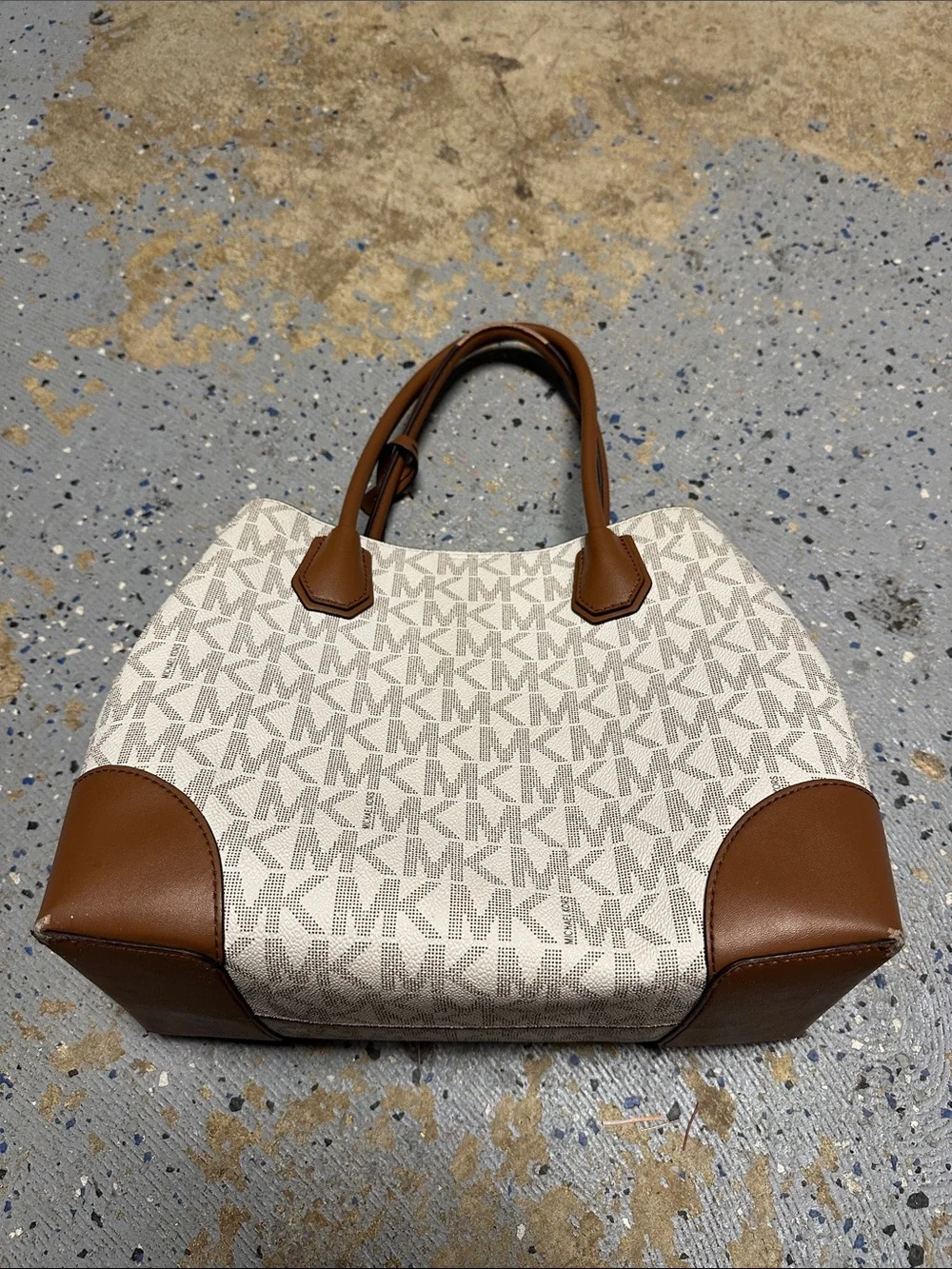 Michael Kors White and Brown MK Logo Tote - Picture 2 of 3